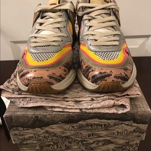 New AUTHENTIC Gucci Shoes rugged worn hobo look